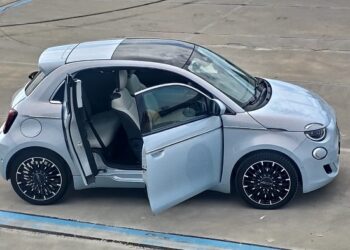 Elektrikli FIAT 500e Test