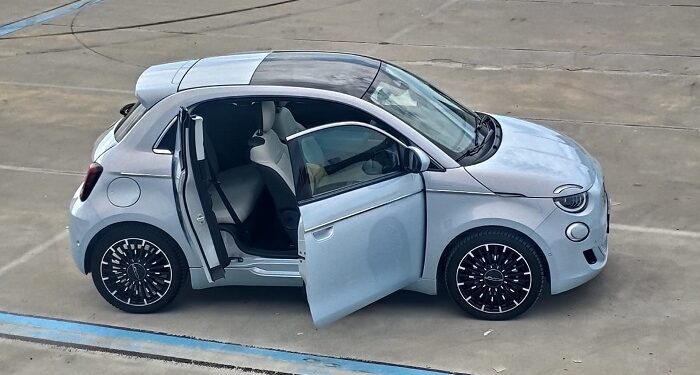 Elektrikli FIAT 500e Test