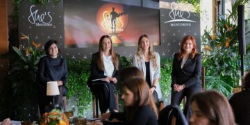 Mercedes-Benz, She’s Mentoring Programı ile 1 Milyon TL Değerinde Para Ödülü Veriyor