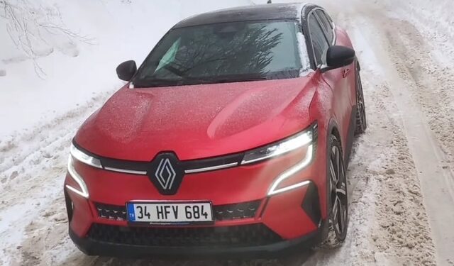Renault Megane E-TECH Electric Test
