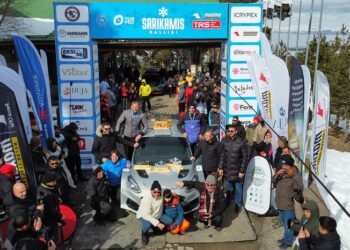 Ralli Sezonu Kristal Karlar Diyarında Açıldı