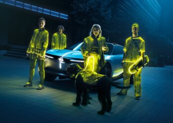 Opel Experimental “Işıkla Boyama” ile Geleceği Aydınlatıyor!