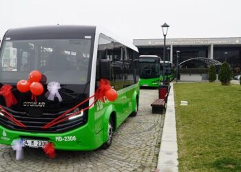 İBB, minibüslerde İstanbul Kart ile ödeme dönemini başlattı