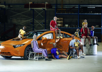 Mercedes-Benz’den kadın çarpışma testi mankenleri kullanılmaya başlandı