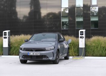 Opel Corsa Elektrik, Hollanda’da “2024 Yılının Elektrikli Aracı” Seçildi!