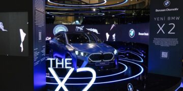 Yeni BMW X2 CI Bloom’da Sanatseverlerle Buluşuyor
