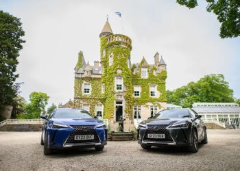 Lexus’un Tam Elektrikli SUV’u UX300e Türkiye’de Satışa Sunuldu