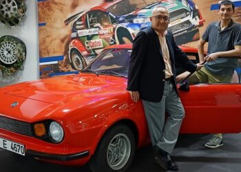 Baba ve oğul Pekin’den Paris’e Petlas lastikleriyle yarışacak