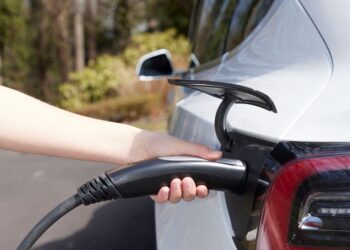 Türkiye’de Elektrikli Araçların Değeri “Düşmüyor”!