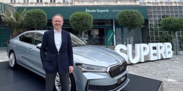 Skoda yeni nesil Superb’yi satışa sundu