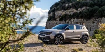 Jeep Avenger’ın hibrit motor seçenekli versiyonu, Haziran ayında Türkiye yollarına çıkıyor