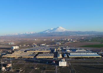 Mercedes-Benz Türk, Global Projelere İmza Atmaya Devam Ediyor!