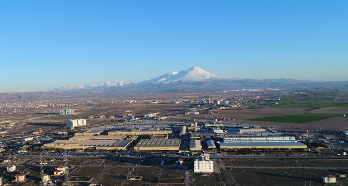 Mercedes-Benz Türk, Global Projelere İmza Atmaya Devam Ediyor!