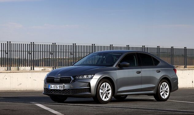 Škoda’nın Yenilenen Octavia Sedan ve Combi Modelleri Satışa Sunuldu
