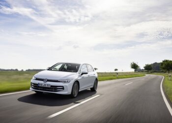 Volkswagen’in en çok satan modeli Golf, 50. yılında yenilendi