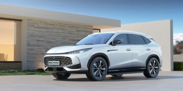 MG’nin Teknolojik Harikası: Yeni Çift Motorlu e-HS PHEV İngiltere’de Tanıtıldı!