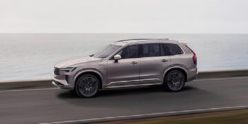 Volvo Cars, yeni, gelişmiş Volvo XC90’i ve Tamamen Elektrikli SUV’u yeni Volvo EX90’i tanıttı