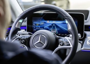 Mercedes-Benz Almanya’da 95 km/s Seviye 3 otonom sürüş için onay aldı