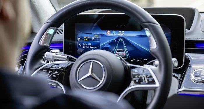 Mercedes-Benz Almanya’da 95 km/s Seviye 3 otonom sürüş için onay aldı