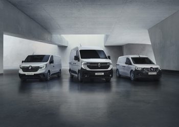 Renault, Yenilenen Hafif Ticari Ailesiyle Ticari Pazarında Atağa Geçiyor
