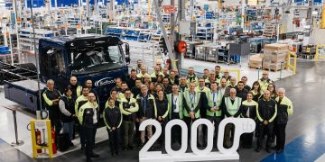 Renault Trucks, 2000’inci elektrikli kamyonunu Hollanda’ya teslim ediyor