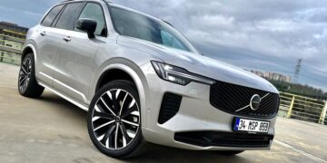 İskandinav Zarafeti ve Çevre Dostu Gücün Buluşması: Yeni Volvo XC90 T8 AWD Plug-in Hybrid 2025 Test