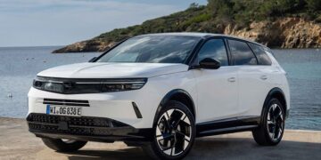 Yeni Opel Grandland Plug-in Hybrid 1.115 Km’lik Ultra Uzun Menzil Kat Etti!