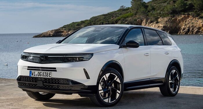 Yeni Opel Grandland Plug-in Hybrid 1.115 Km’lik Ultra Uzun Menzil Kat Etti!