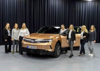 Opel, 8 Mart Dünya Kadınlar Günü’nde de Eşitlik ve Çeşitliliği Destekliyor!