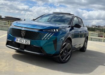 Elektrikli Peugeot e-3008 Test