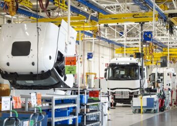 Renault Trucks bir milyonuncu kamyonunu üretti
