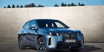 Yeni BMW iX Yüksek Performansı ve Yenilenen Tasarımıyla Yollarda