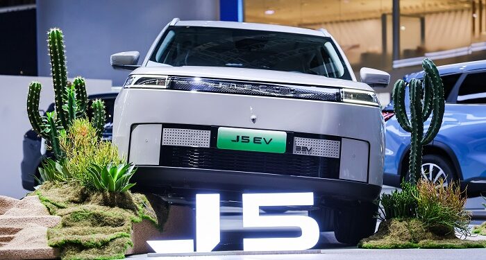 JAECOO, İlk Yüzde 100 Elektrikli SUV’u JAECOO 5 BEV’i Şangay’da Tanıttı!