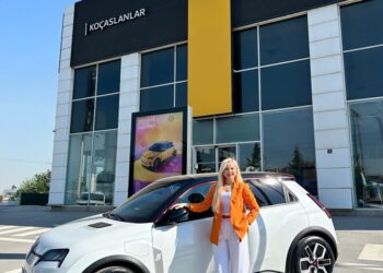 Renault 5 E-Tech, Koçaslanlar Motorlu Araçlar Showroom’unda yerini aldı