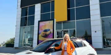 Renault 5 E-Tech, Koçaslanlar Motorlu Araçlar Showroom’unda yerini aldı
