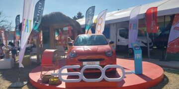 FIAT, Alaçatı’da Vakkorama Watersports Championship de rüzgârın enerjisine ortak oldu