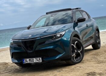 Alfa Romeo Junior Ibrida Hybrid Test