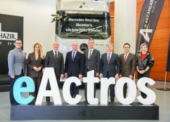 Mercedes-Benz Türk’ten Akcan Holding’e eActros Teslimatı