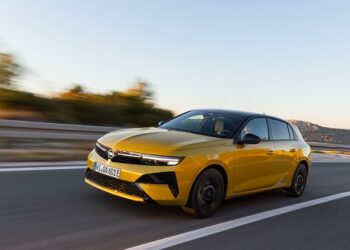 Yeni Opel Astra Nisan’da Geliyor