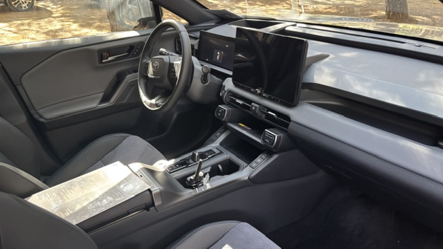 2026 Toyota RAV4 Hybrid ic Tasarim