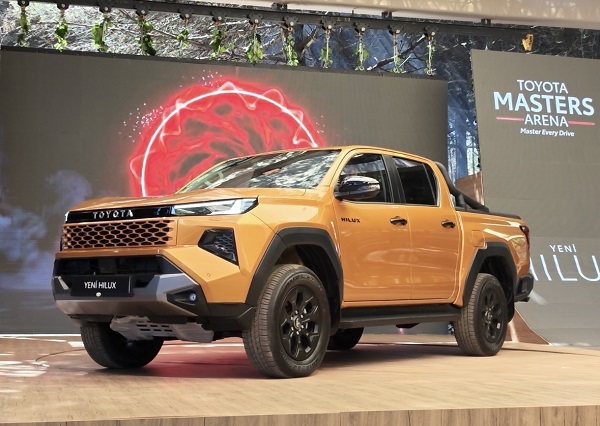 Yeni Hilux İlk Sürüş