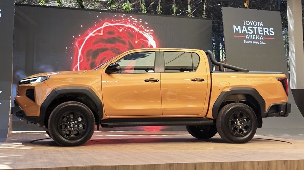 Yeni-Hilux-Yan-Profil