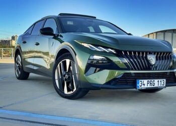 Peugeot 408 Hybrid 2026